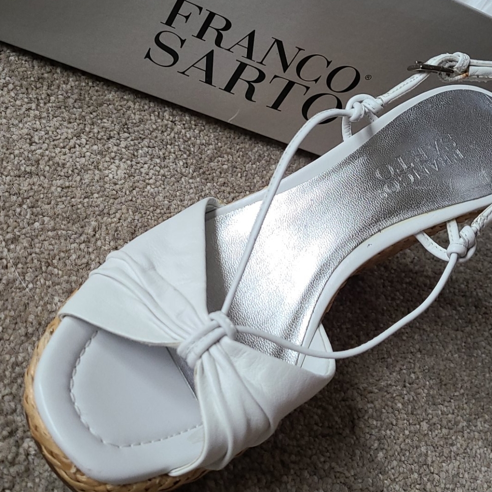 Shoe - Picture 5 of 7